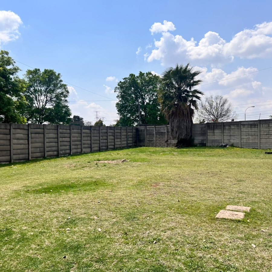 To Let 1 Bedroom Property for Rent in Brackenhurst Gauteng