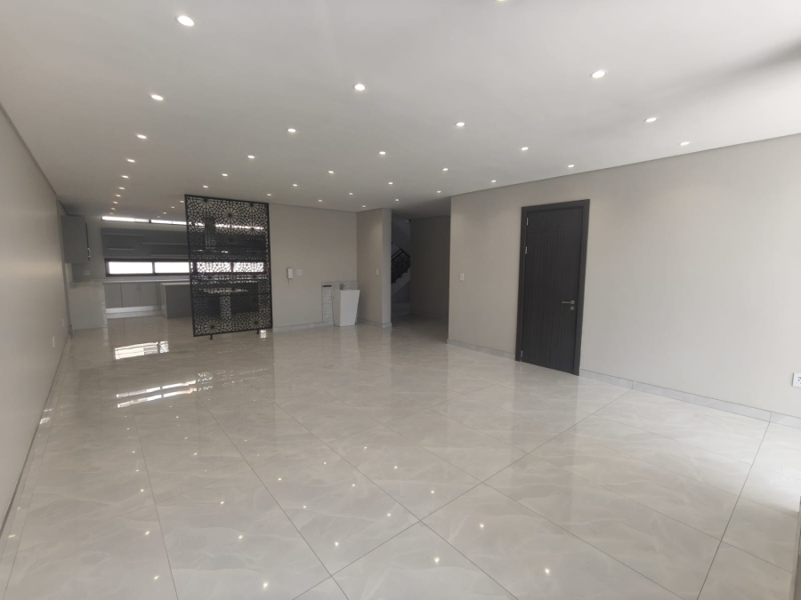 To Let 3 Bedroom Property for Rent in Raslouw Gardens Gauteng