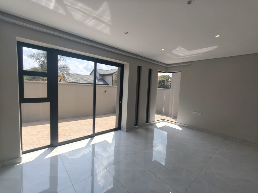 To Let 3 Bedroom Property for Rent in Raslouw Gardens Gauteng
