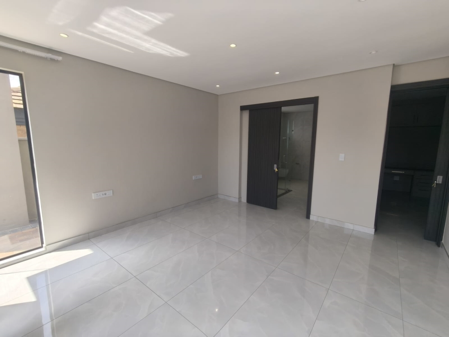 To Let 3 Bedroom Property for Rent in Raslouw Gardens Gauteng
