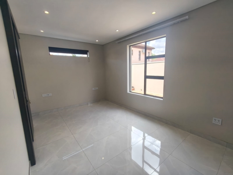 To Let 3 Bedroom Property for Rent in Raslouw Gardens Gauteng