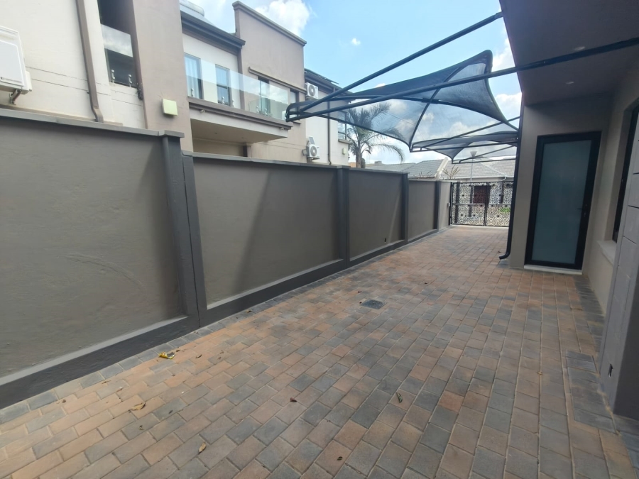 To Let 3 Bedroom Property for Rent in Raslouw Gardens Gauteng