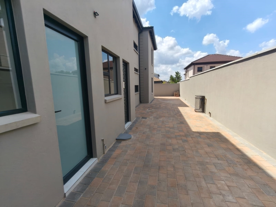 To Let 3 Bedroom Property for Rent in Raslouw Gardens Gauteng
