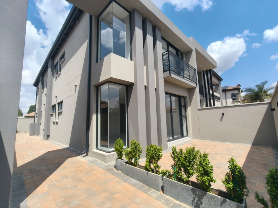 To Let 3 Bedroom Property for Rent in Raslouw Gardens Gauteng
