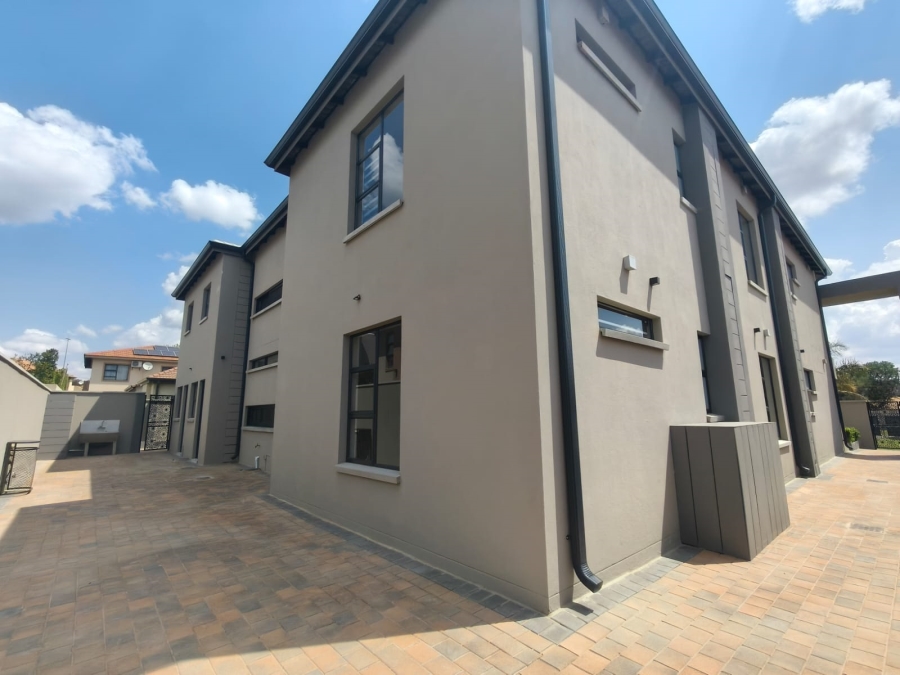 To Let 3 Bedroom Property for Rent in Raslouw Gardens Gauteng