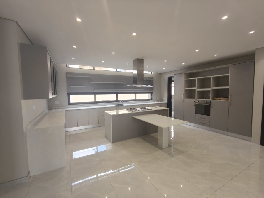 6 Bedroom Property for Sale in Raslouw Gardens Gauteng