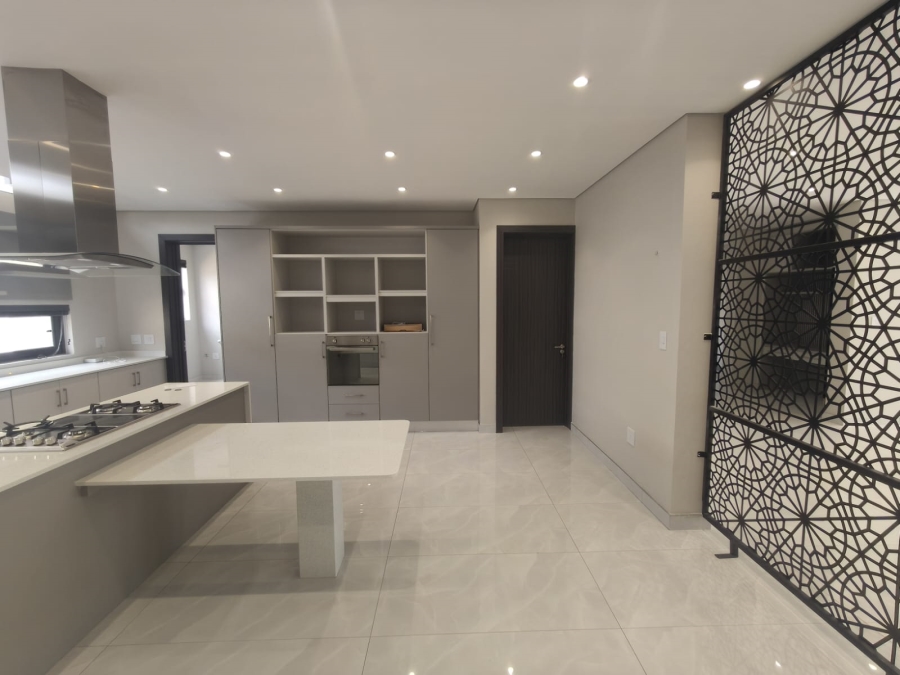 6 Bedroom Property for Sale in Raslouw Gardens Gauteng