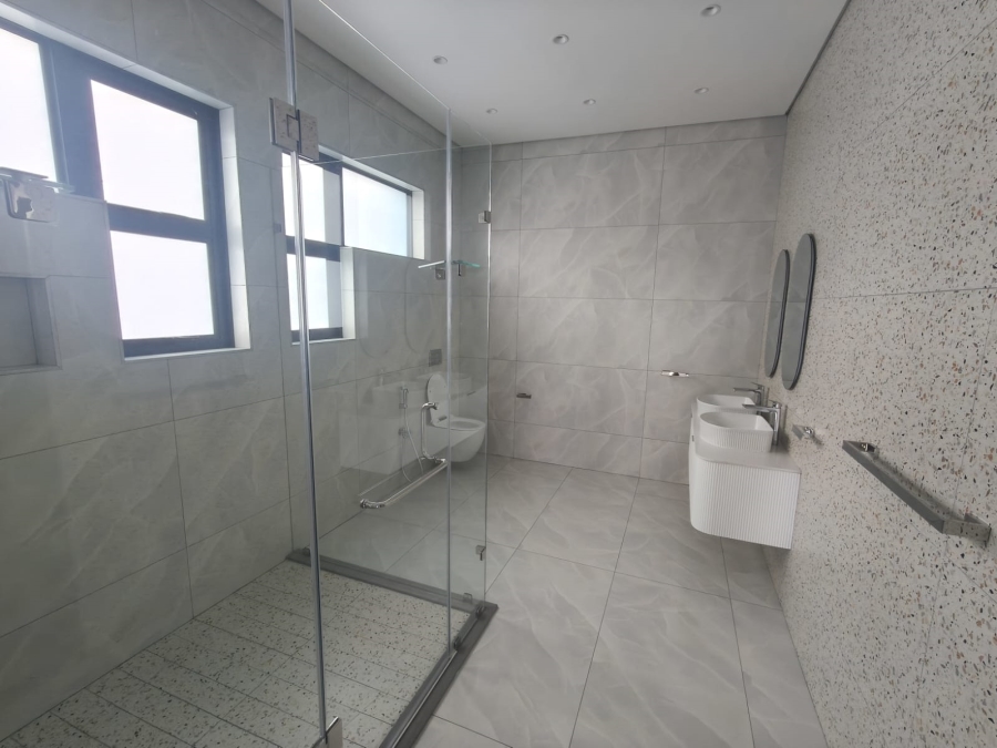 6 Bedroom Property for Sale in Raslouw Gardens Gauteng