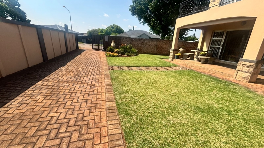 4 Bedroom Property for Sale in Witfield Gauteng
