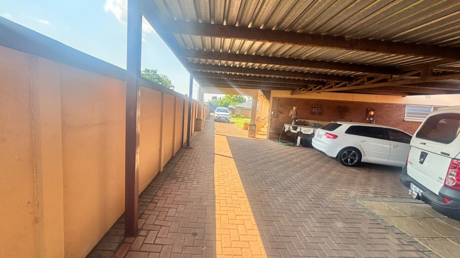 4 Bedroom Property for Sale in Witfield Gauteng