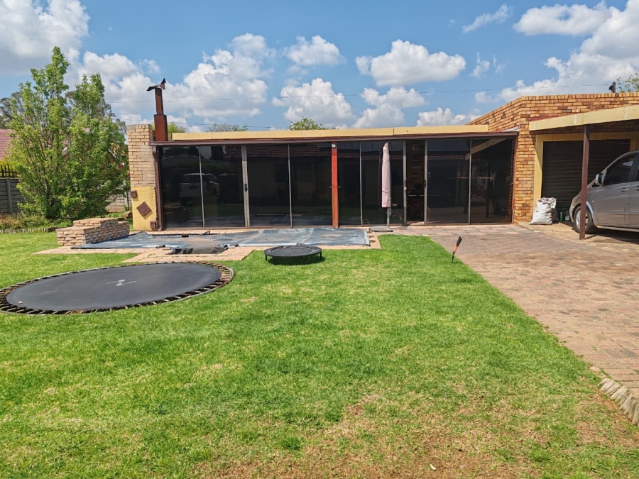 3 Bedroom Property for Sale in Bakerton Gauteng