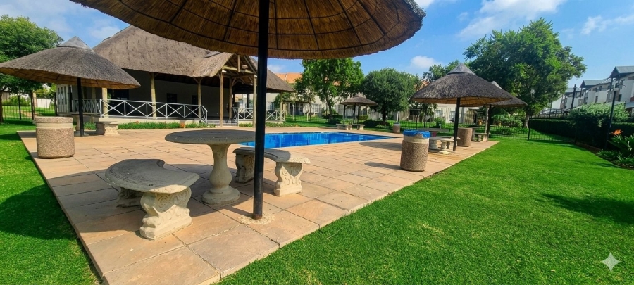 2 Bedroom Property for Sale in Greenstone Hill Gauteng