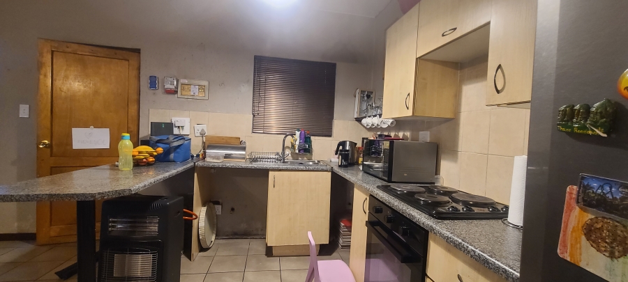 2 Bedroom Property for Sale in Greenstone Hill Gauteng