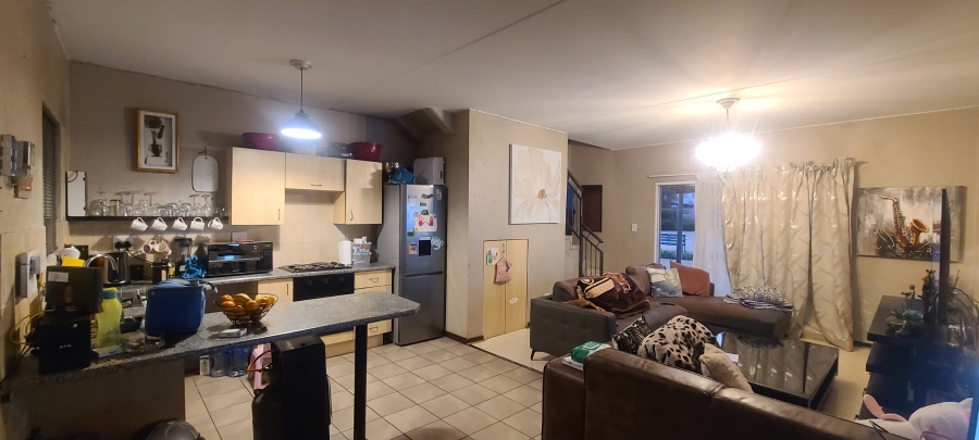 2 Bedroom Property for Sale in Greenstone Hill Gauteng