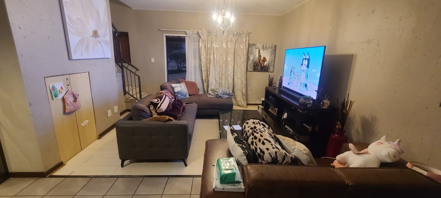2 Bedroom Property for Sale in Greenstone Hill Gauteng