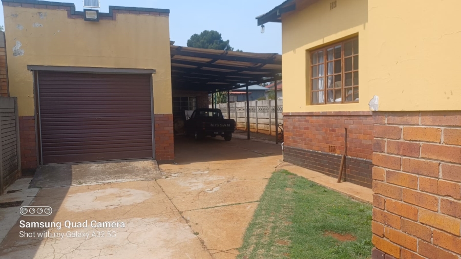 4 Bedroom Property for Sale in Selection Park Gauteng