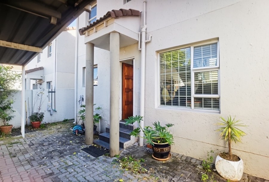 2 Bedroom Property for Sale in Sunninghill Gauteng