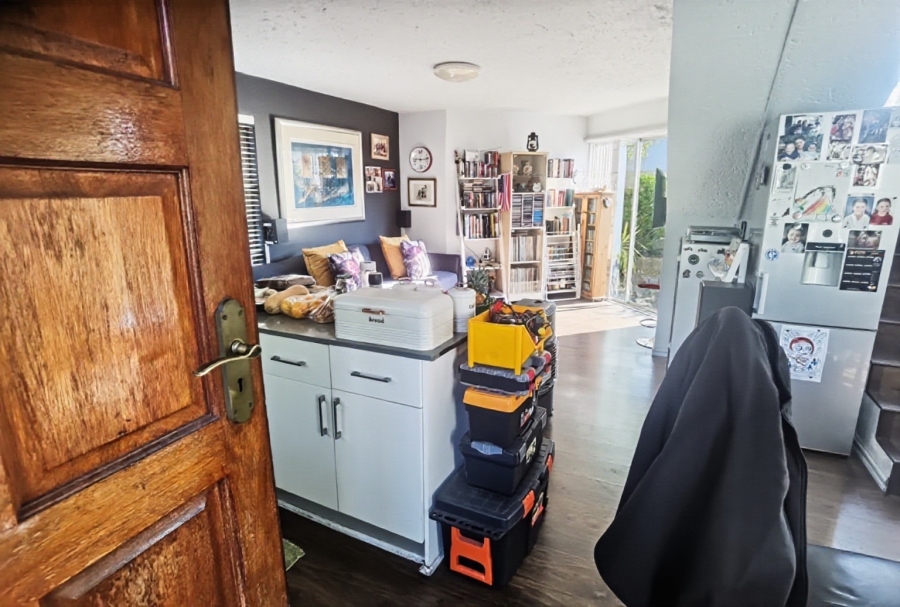 2 Bedroom Property for Sale in Sunninghill Gauteng