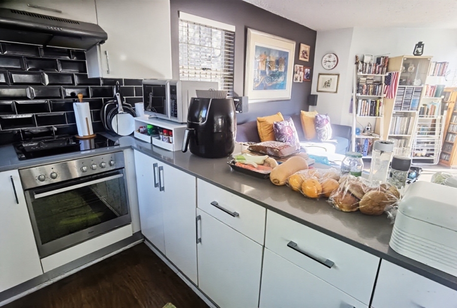 2 Bedroom Property for Sale in Sunninghill Gauteng