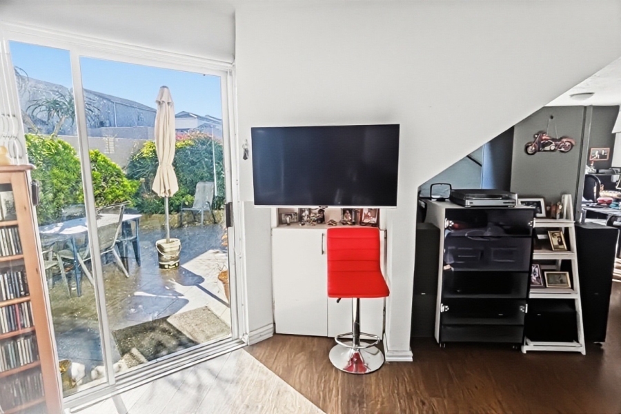 2 Bedroom Property for Sale in Sunninghill Gauteng