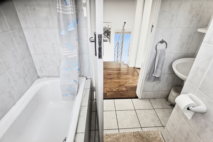 2 Bedroom Property for Sale in Sunninghill Gauteng