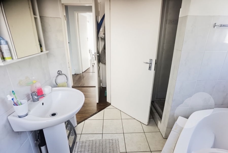 2 Bedroom Property for Sale in Sunninghill Gauteng