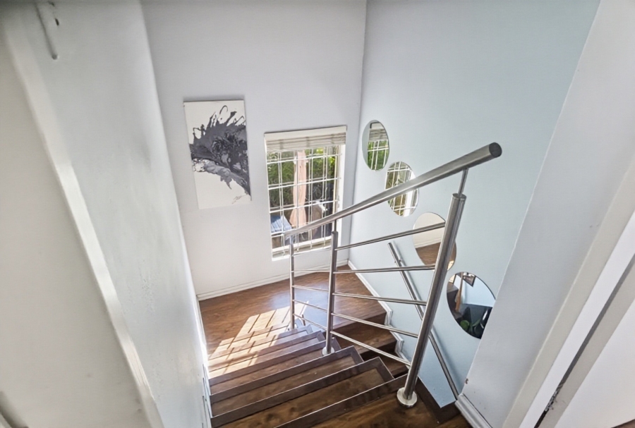 2 Bedroom Property for Sale in Sunninghill Gauteng