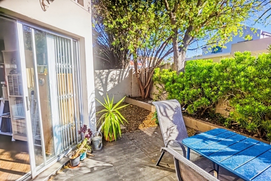 2 Bedroom Property for Sale in Sunninghill Gauteng