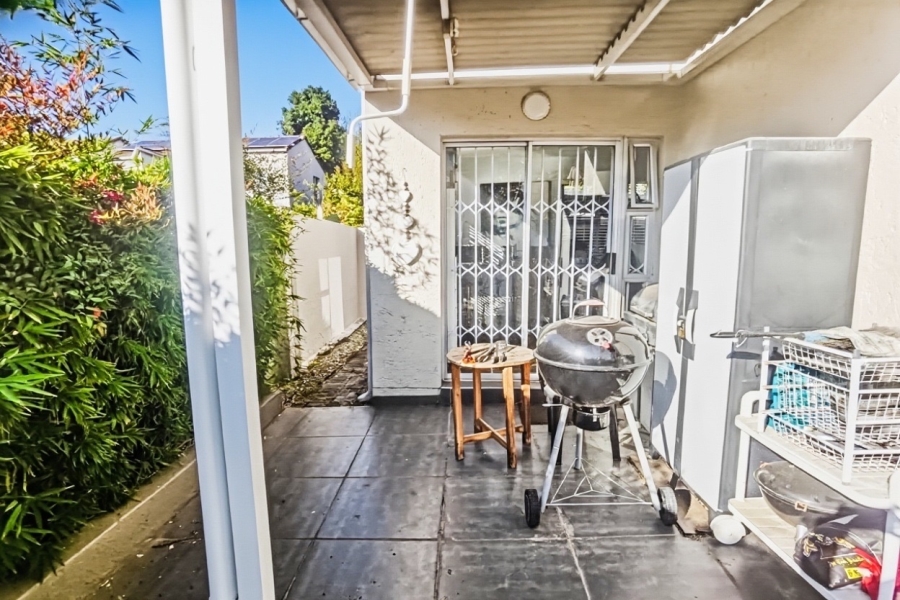 2 Bedroom Property for Sale in Sunninghill Gauteng
