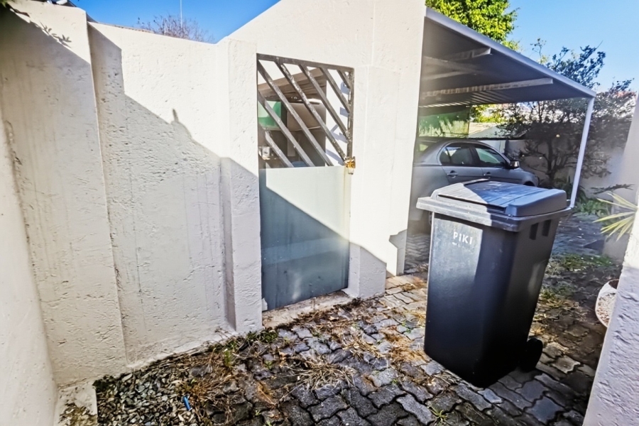 2 Bedroom Property for Sale in Sunninghill Gauteng
