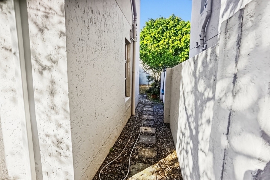 2 Bedroom Property for Sale in Sunninghill Gauteng