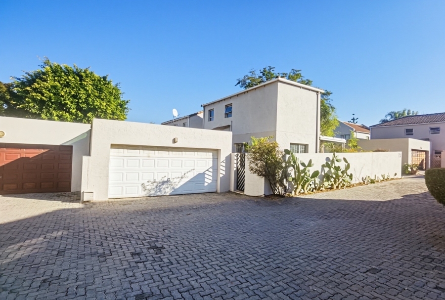 2 Bedroom Property for Sale in Sunninghill Gauteng