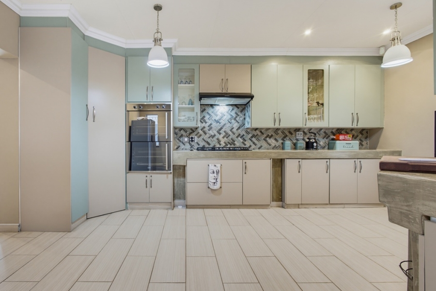 4 Bedroom Property for Sale in Van Riebeeck Park Gauteng