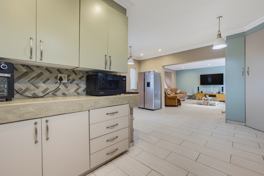 4 Bedroom Property for Sale in Van Riebeeck Park Gauteng