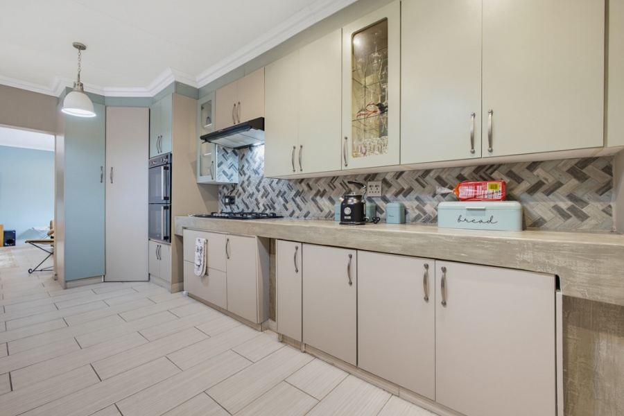 4 Bedroom Property for Sale in Van Riebeeck Park Gauteng