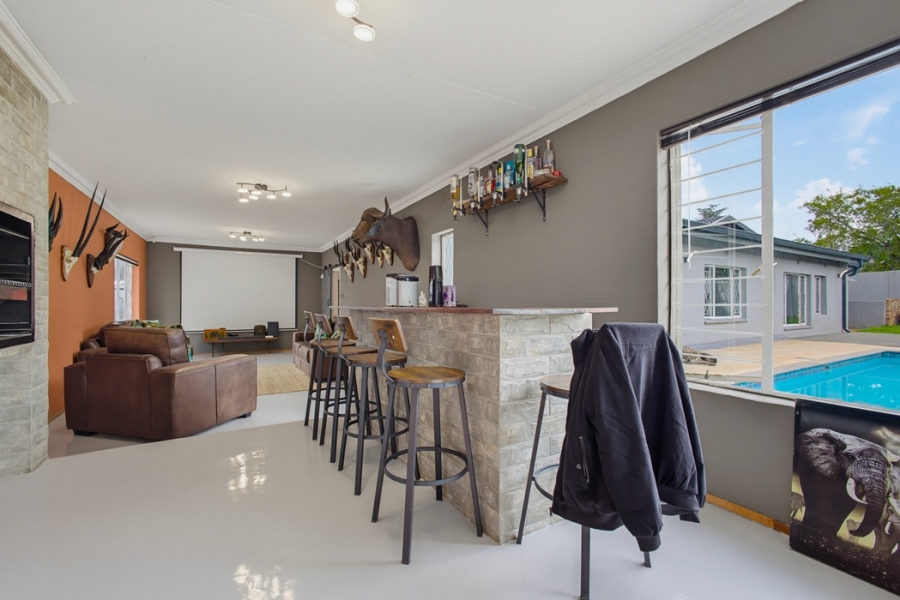 4 Bedroom Property for Sale in Van Riebeeck Park Gauteng