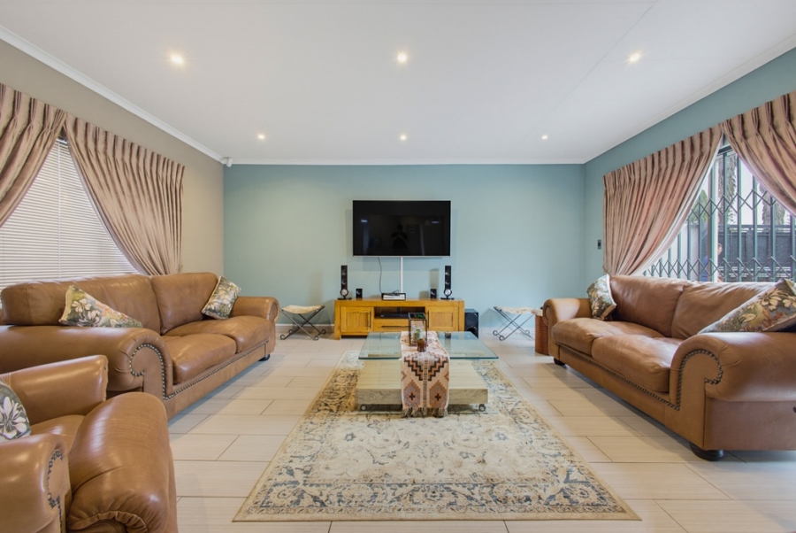 4 Bedroom Property for Sale in Van Riebeeck Park Gauteng