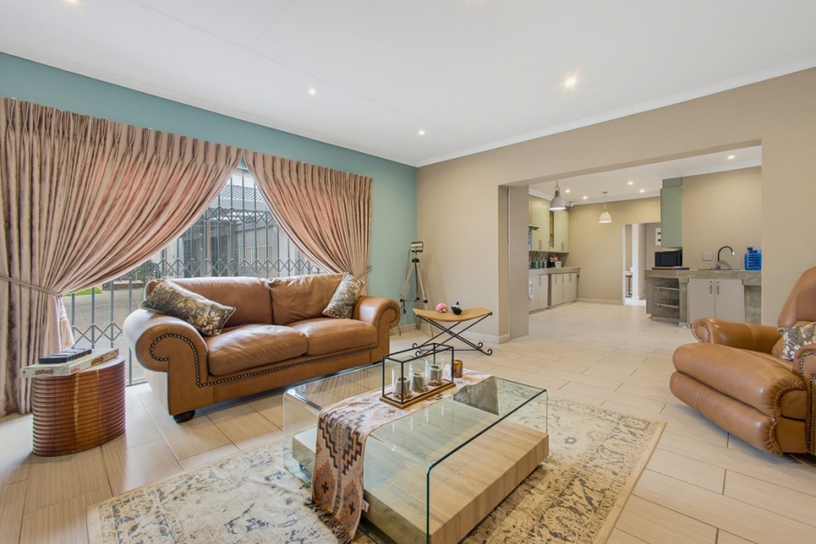 4 Bedroom Property for Sale in Van Riebeeck Park Gauteng