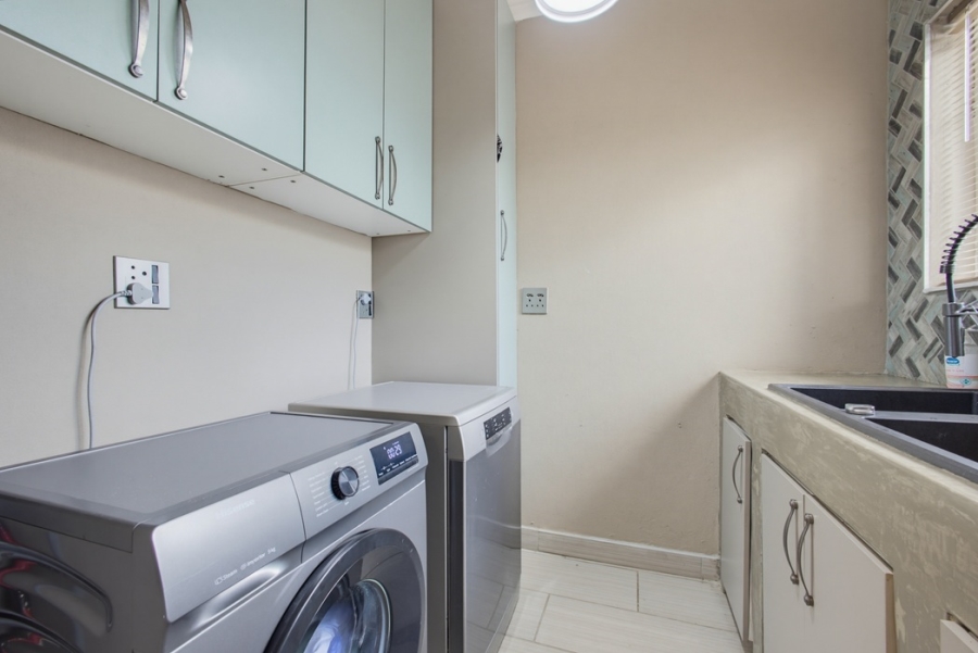 4 Bedroom Property for Sale in Van Riebeeck Park Gauteng