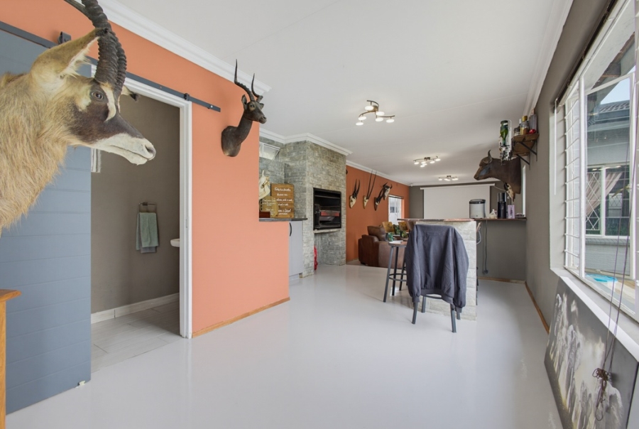 4 Bedroom Property for Sale in Van Riebeeck Park Gauteng