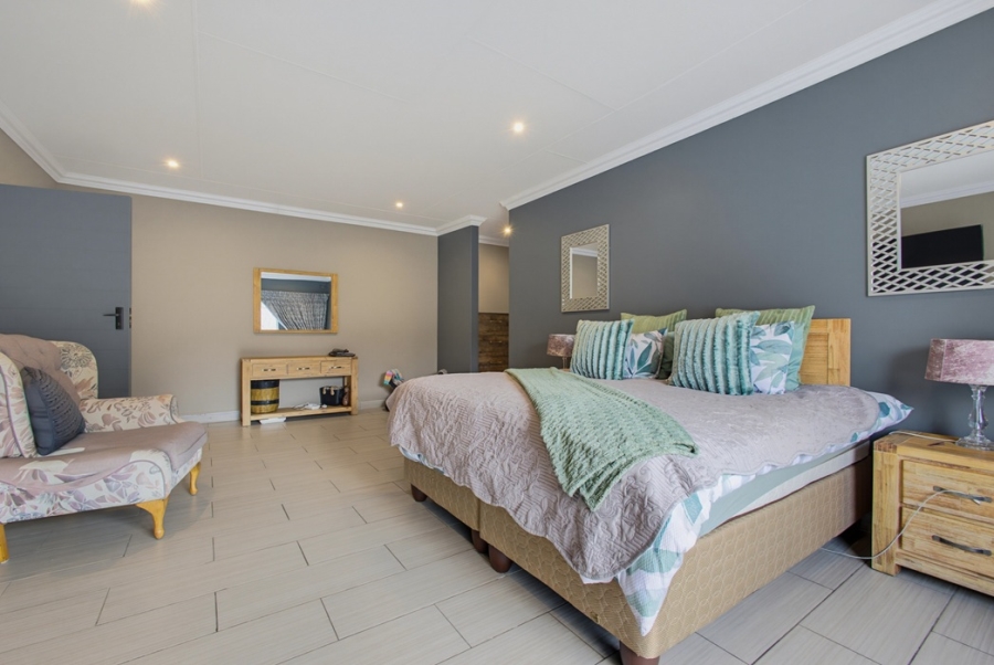 4 Bedroom Property for Sale in Van Riebeeck Park Gauteng