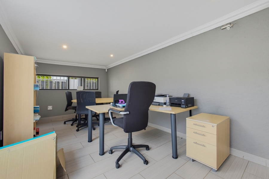 4 Bedroom Property for Sale in Van Riebeeck Park Gauteng