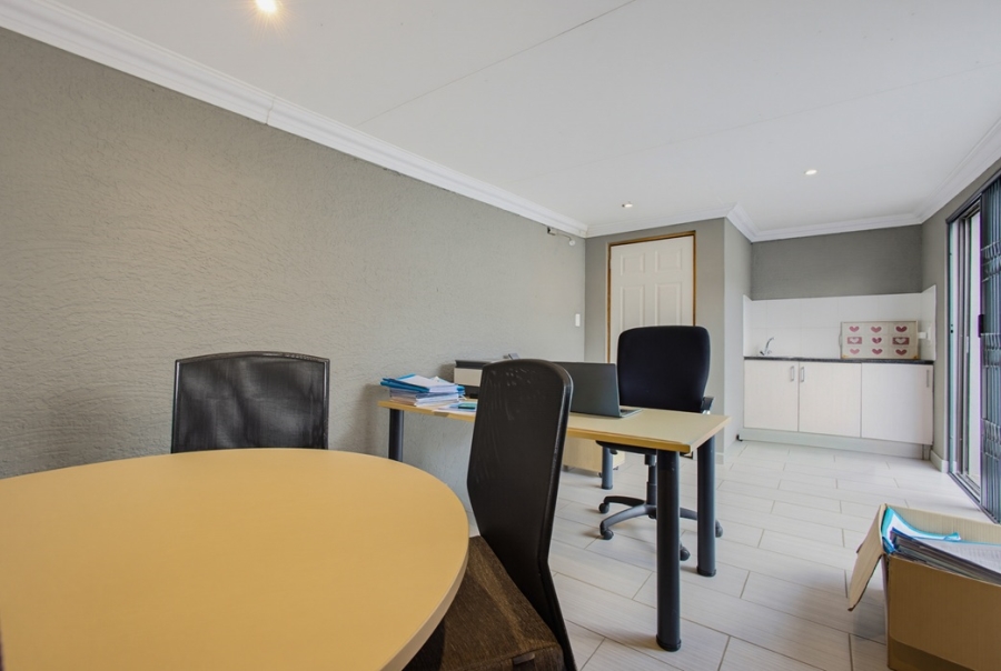 4 Bedroom Property for Sale in Van Riebeeck Park Gauteng