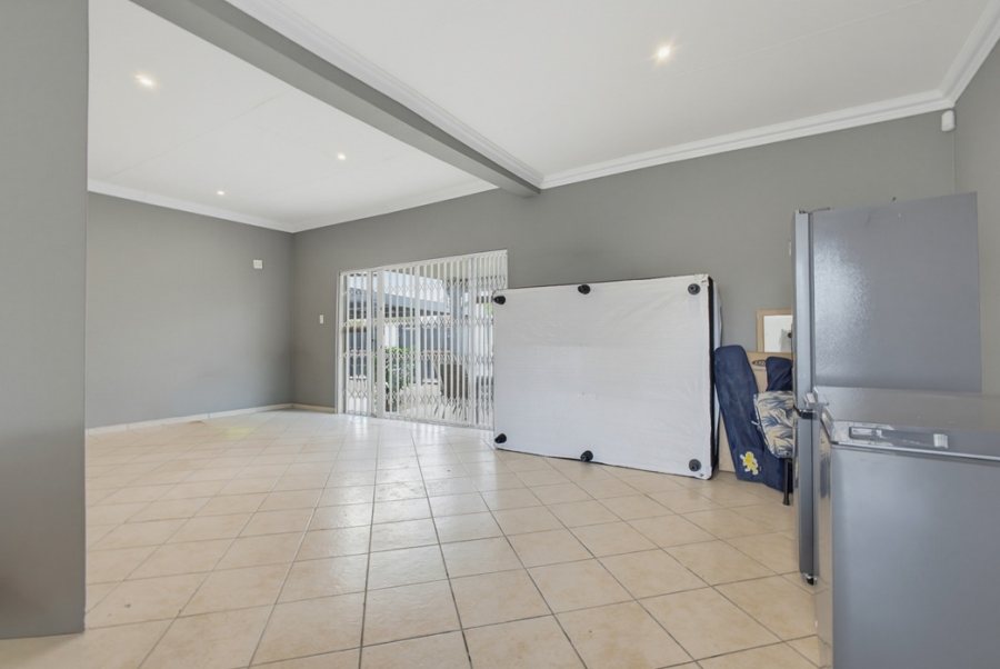 4 Bedroom Property for Sale in Van Riebeeck Park Gauteng