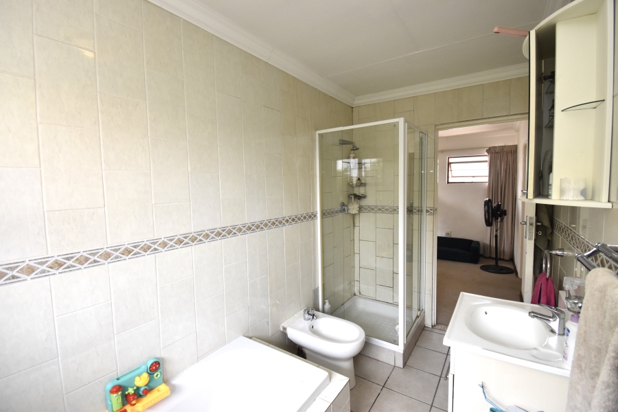 To Let 3 Bedroom Property for Rent in North Riding Gauteng