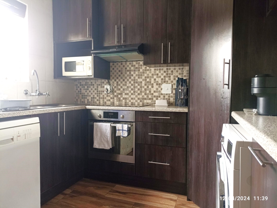 2 Bedroom Property for Sale in Sonneglans Gauteng