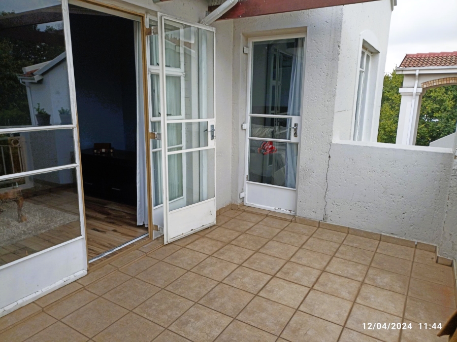 2 Bedroom Property for Sale in Sonneglans Gauteng