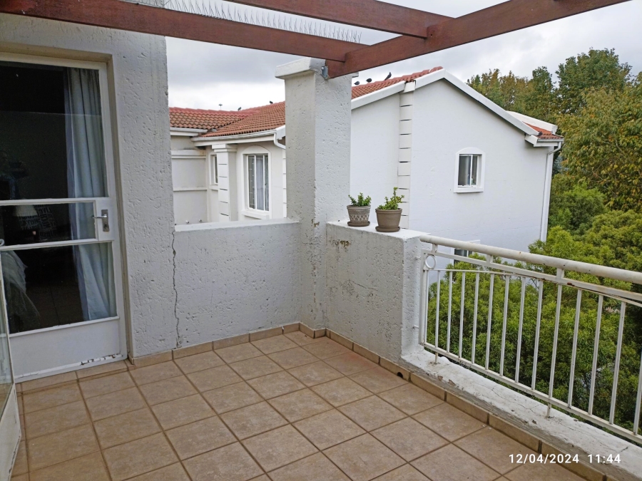2 Bedroom Property for Sale in Sonneglans Gauteng