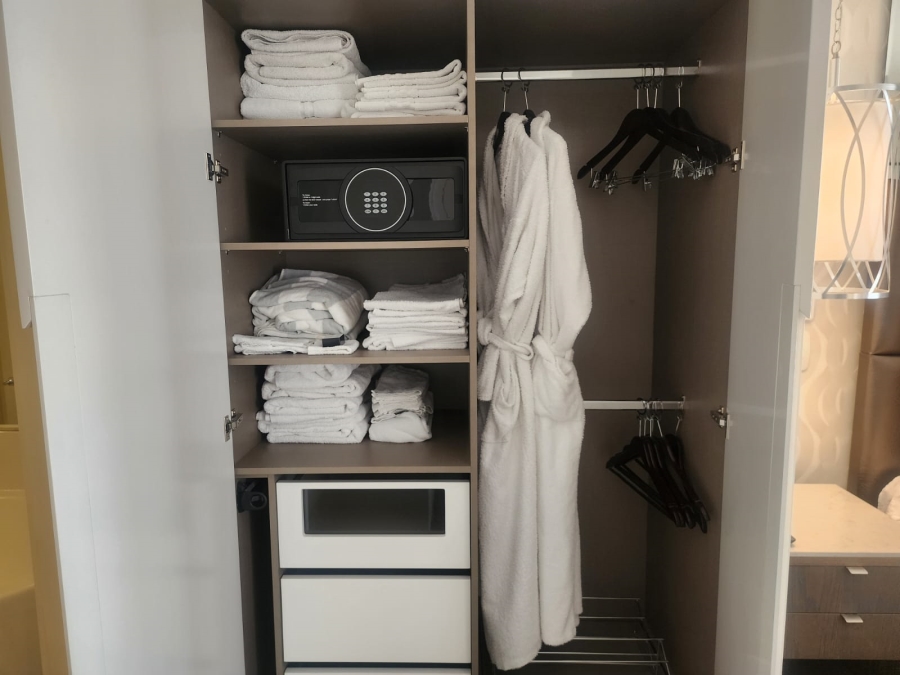 To Let 1 Bedroom Property for Rent in Sandown Gauteng