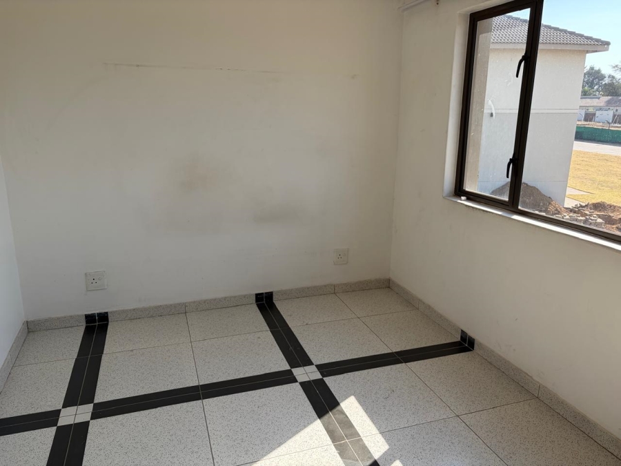 To Let 2 Bedroom Property for Rent in Noordwyk Gauteng